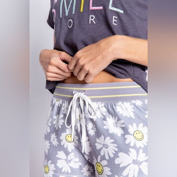 P.J. Salvage 'HAPPY LOOKS GOOD ON YOU SHORT" Pajama Shorts Size Medium NWT - Picture 2 of 8